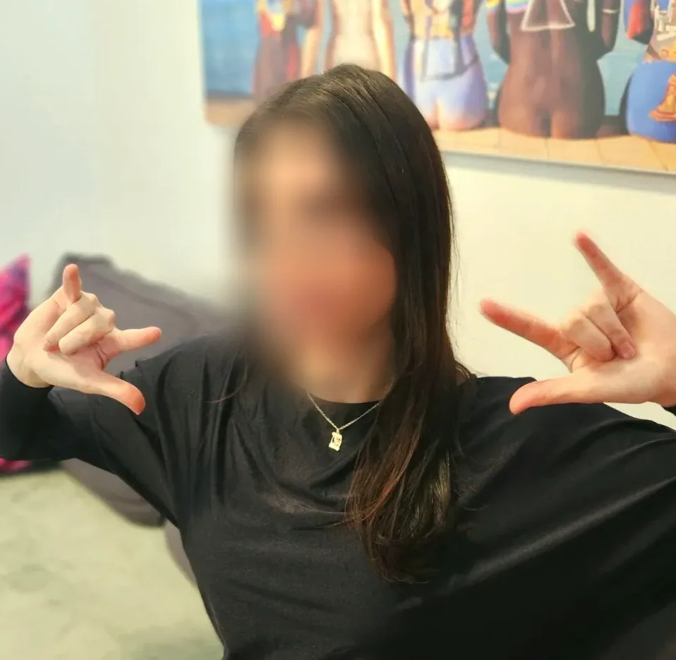 Catriona, 27