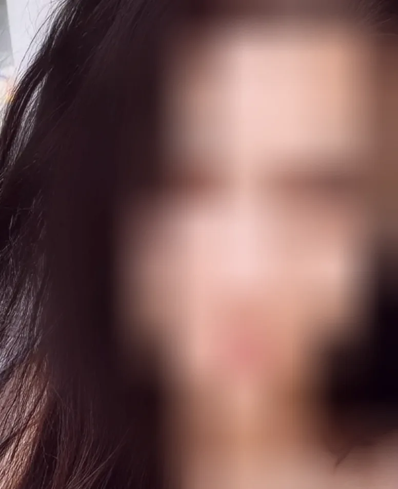 Danielle, 28