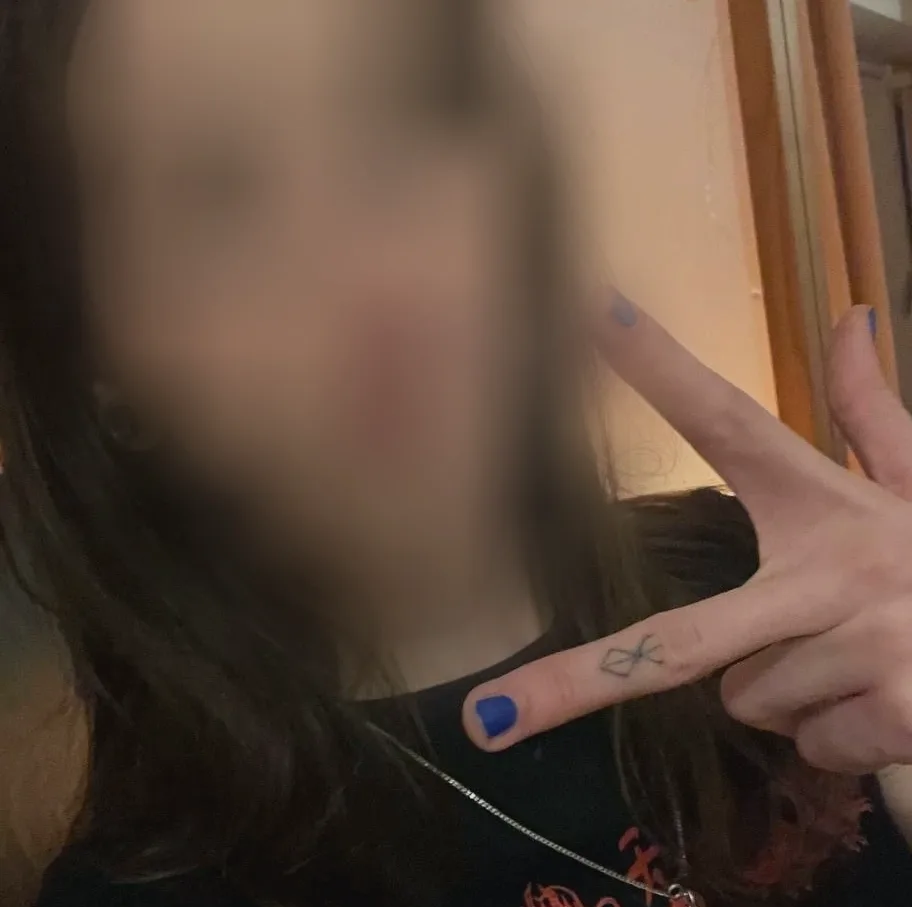 Lara, 21
