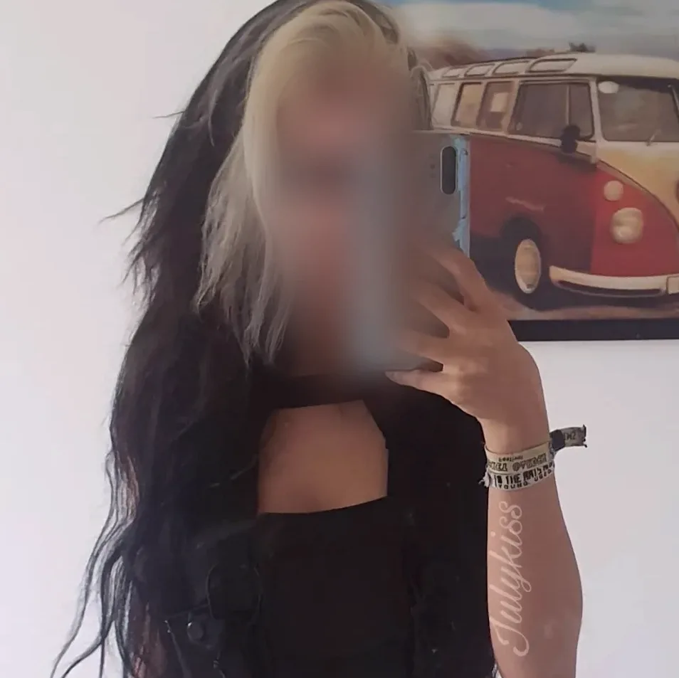 Magda, 26