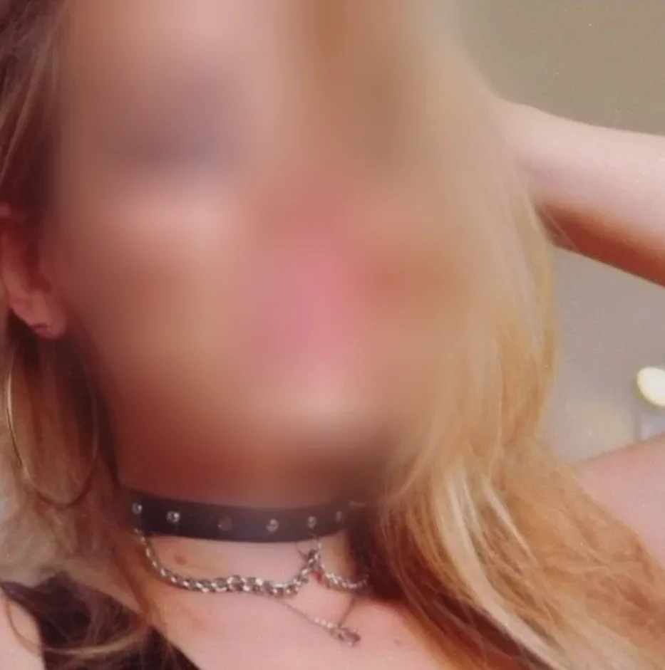 Mariam, 25